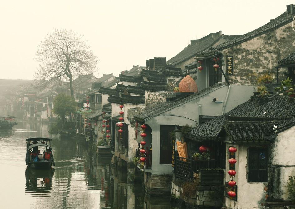 雪佛兰科鲁兹手动挡怠速700开空调1000转是怎么回事？